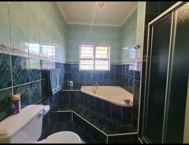 4 BEDROOM FREESTANDING FOR SALE IN VELD EN VLEI